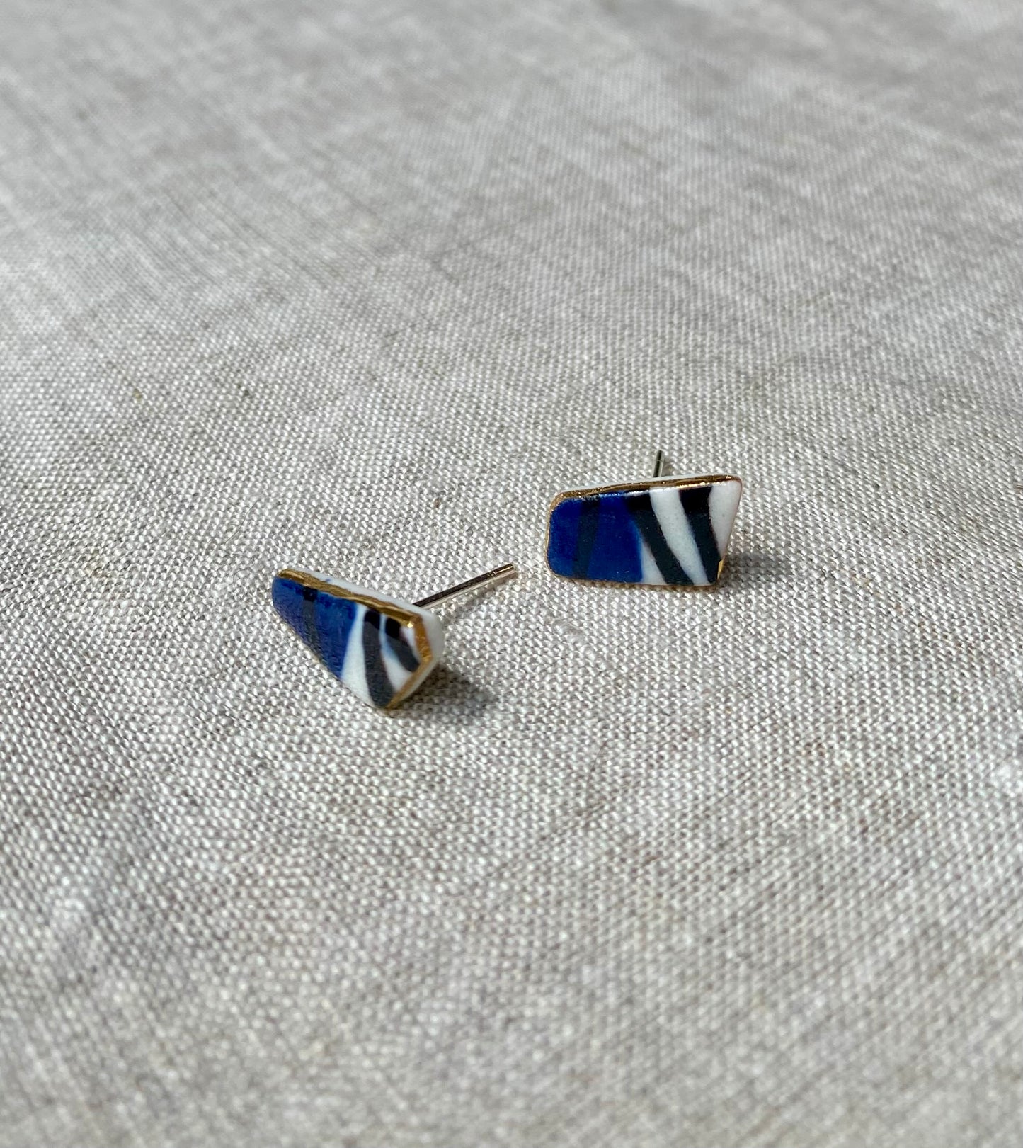 Fragment studs | abstract