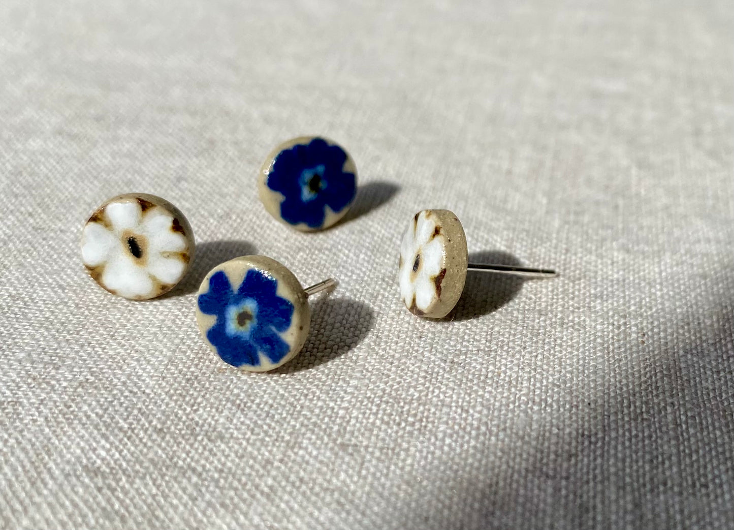 Flower studs | Blue