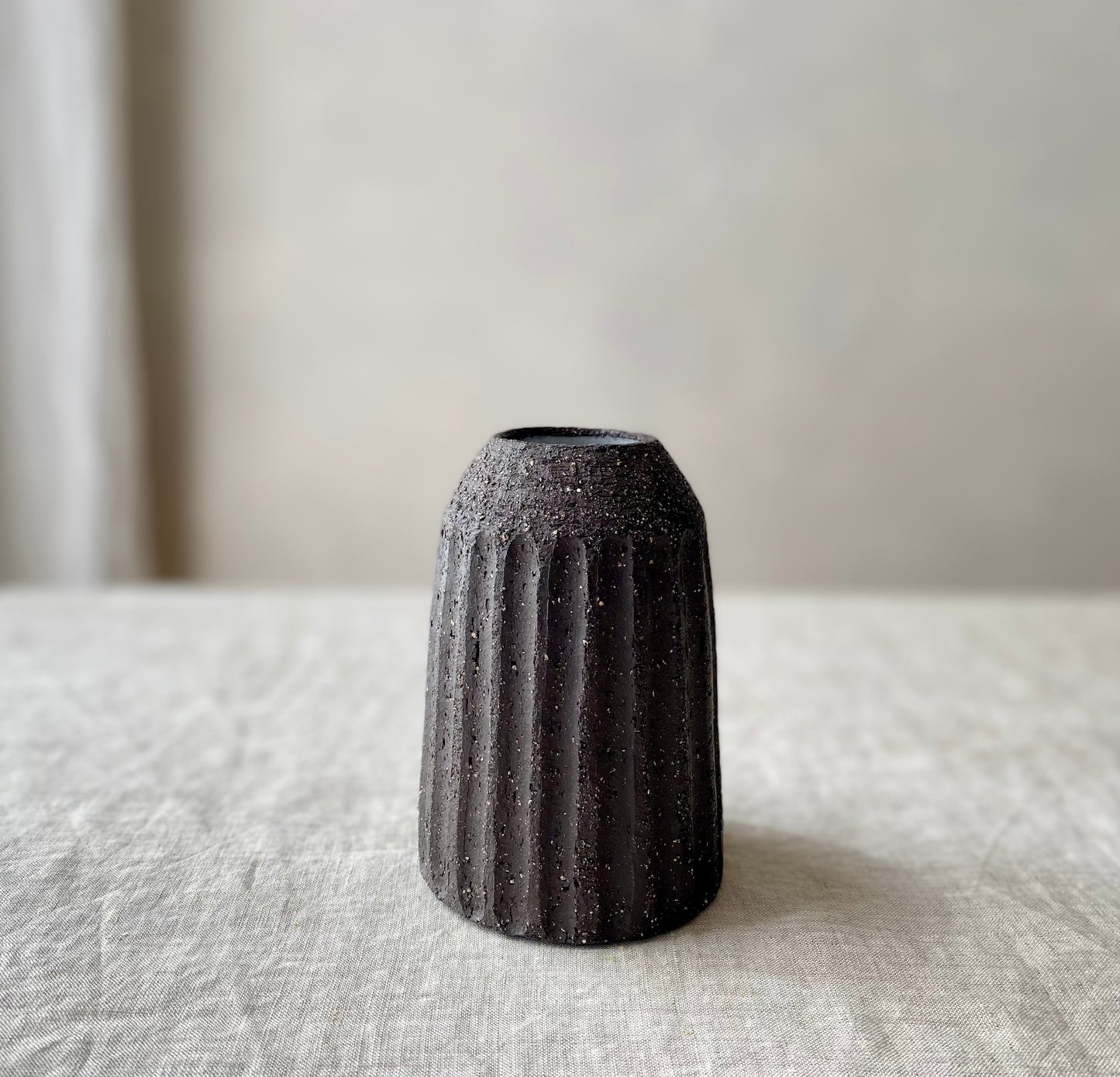 Fluted Vase | Black - Medium