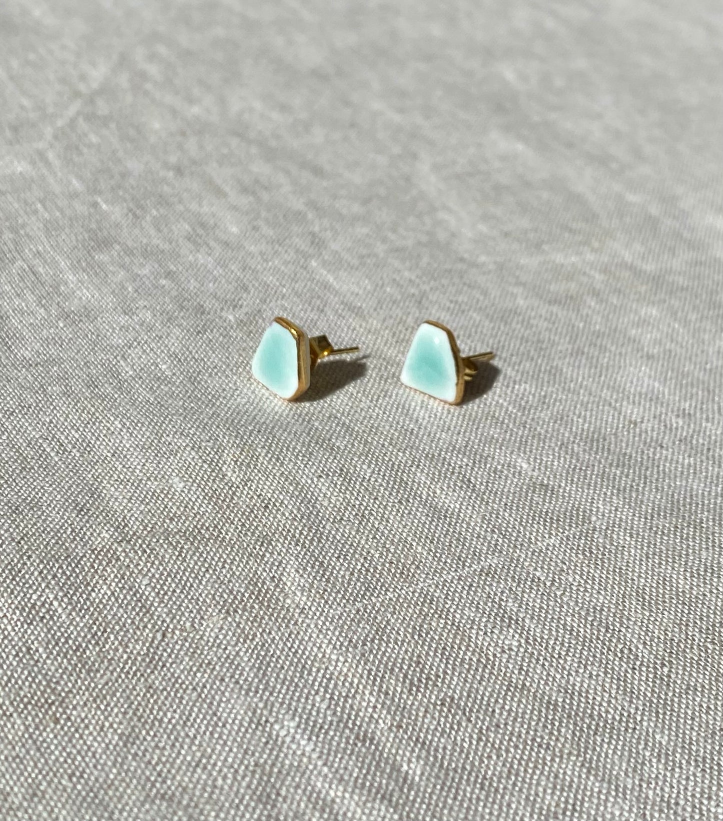 Fragment studs | celadon 4