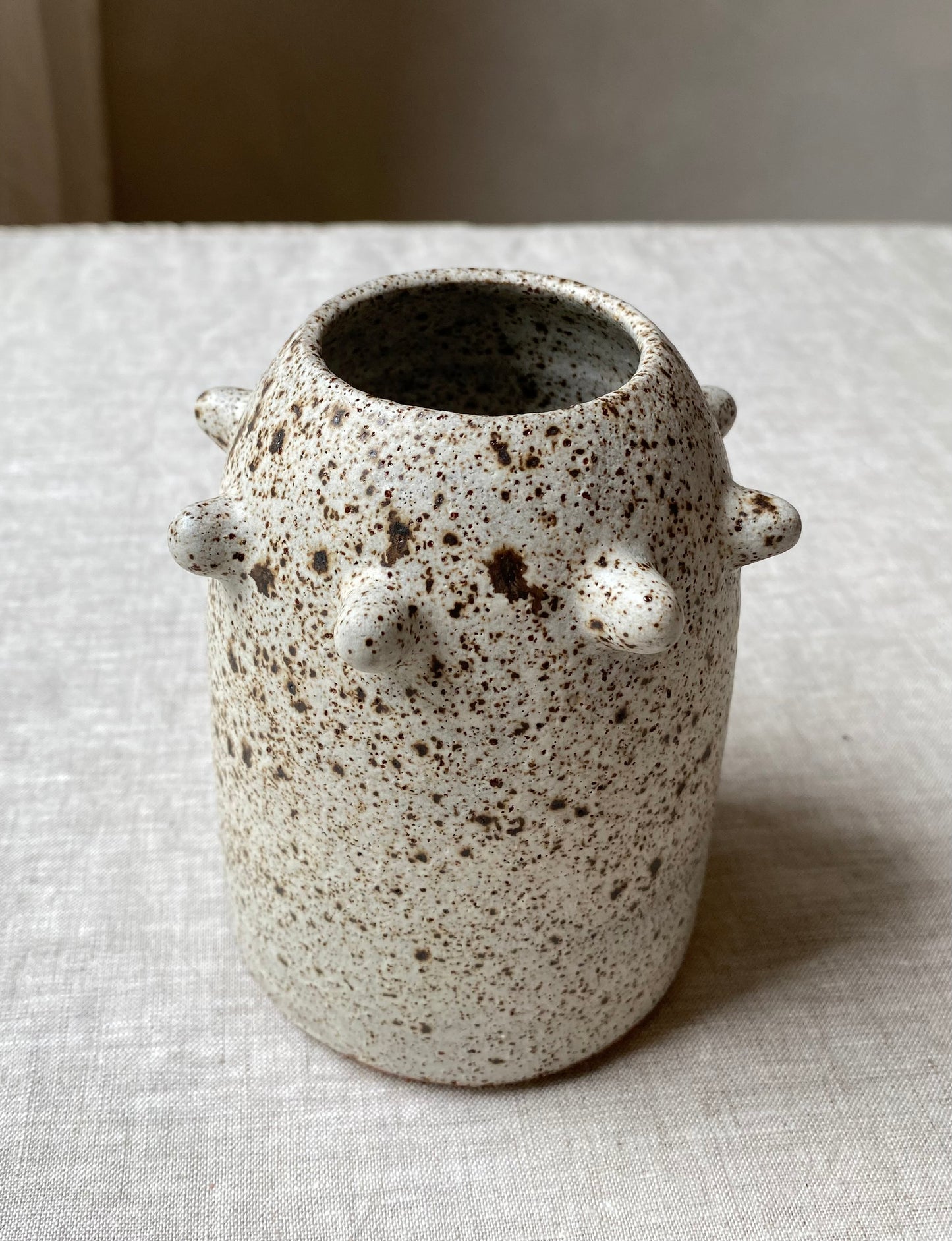 Urchin vase | medium oatmeal