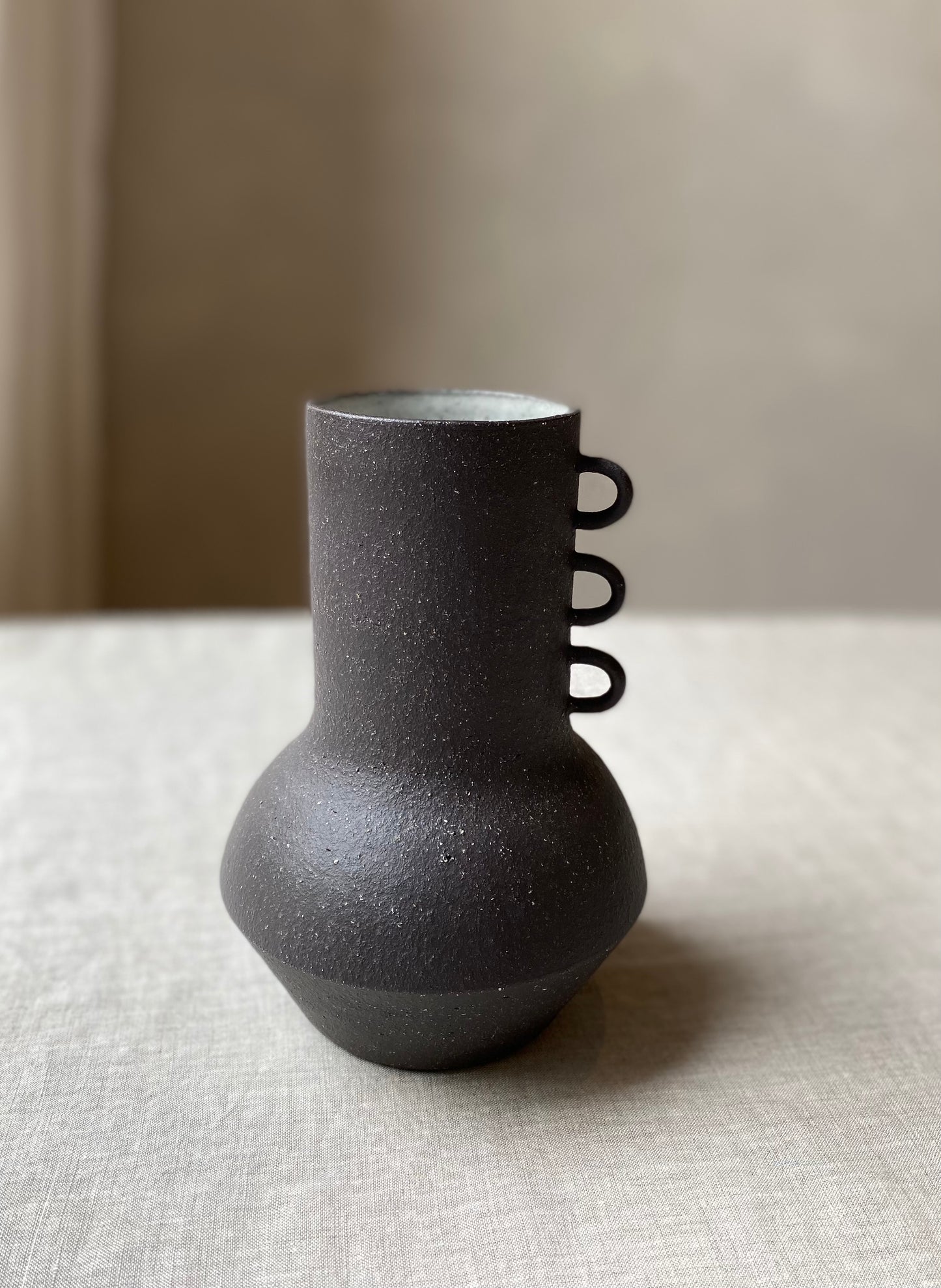 Loop Vase Black 2 | Large