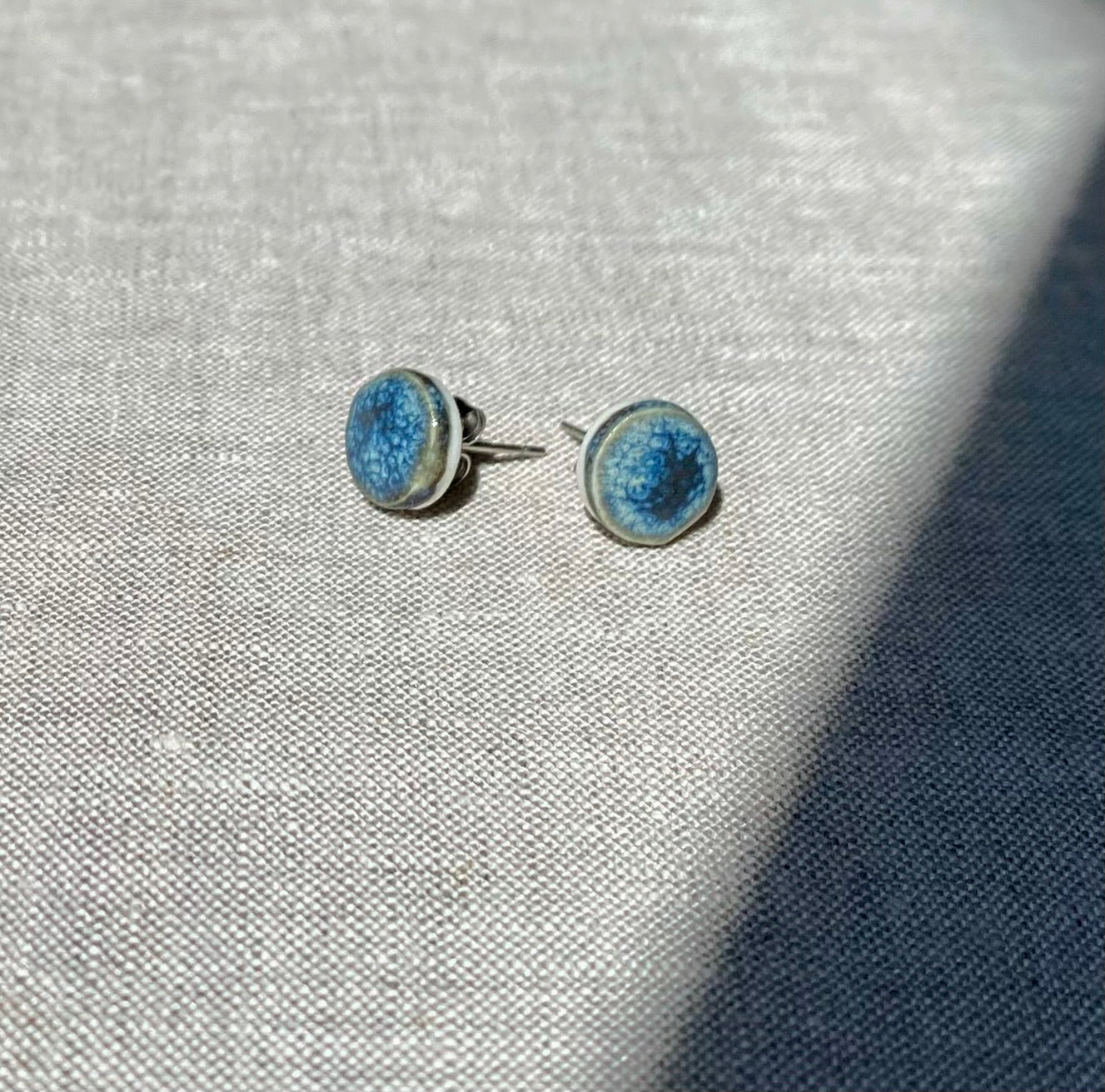 Porcelain painted studs | Blue rutile