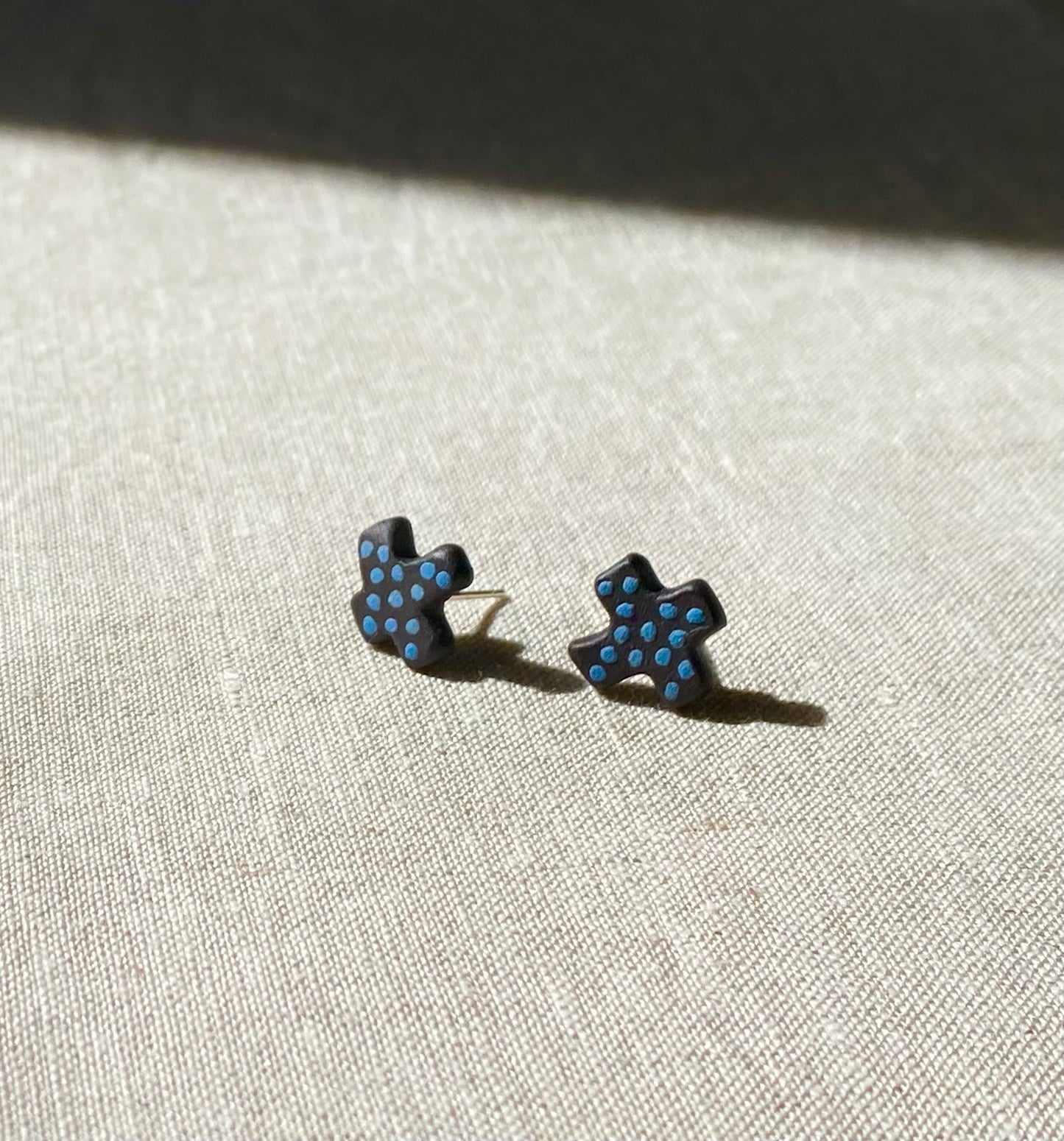 Dot studs | Black stoneware 6