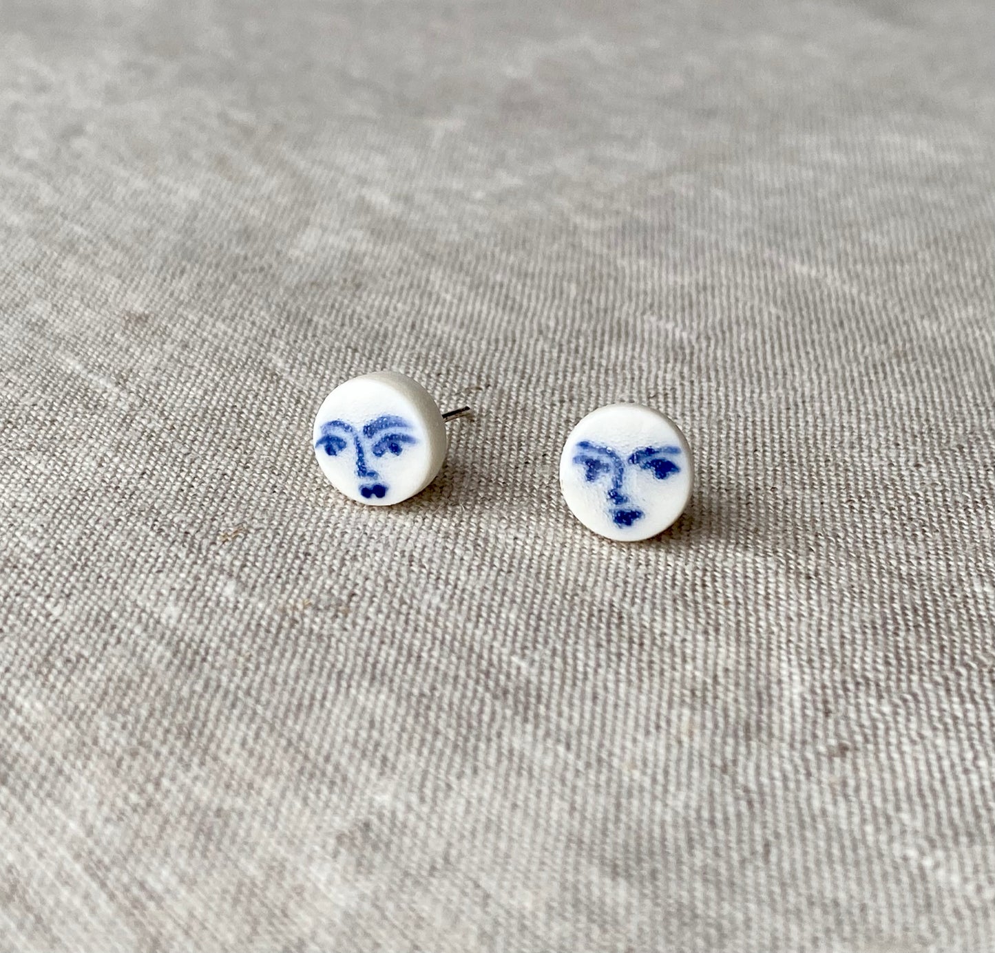 Face studs | 3