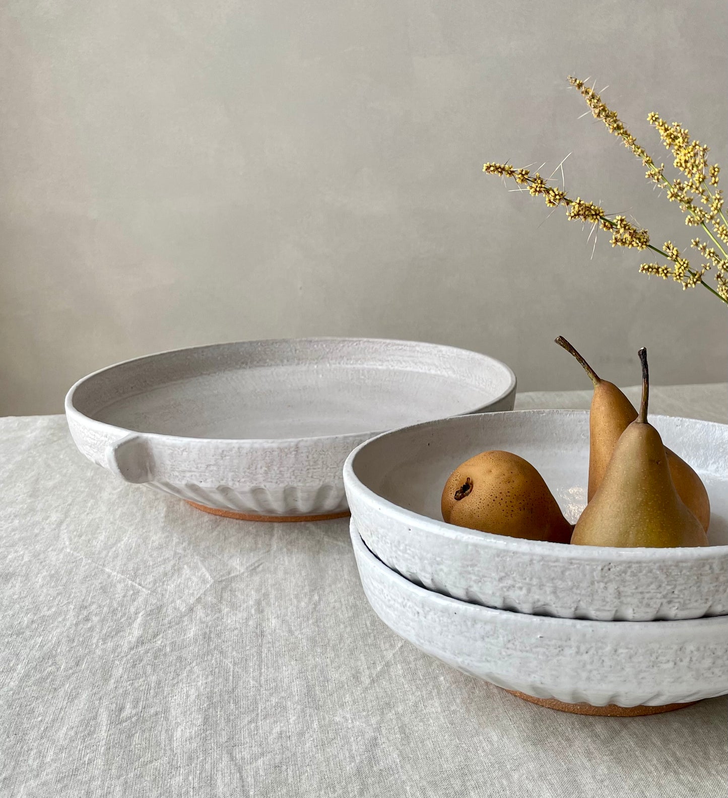 Footed serving bowl | medium