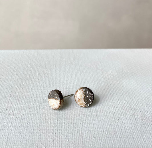 Dipped studs | Black stoneware - White speckle