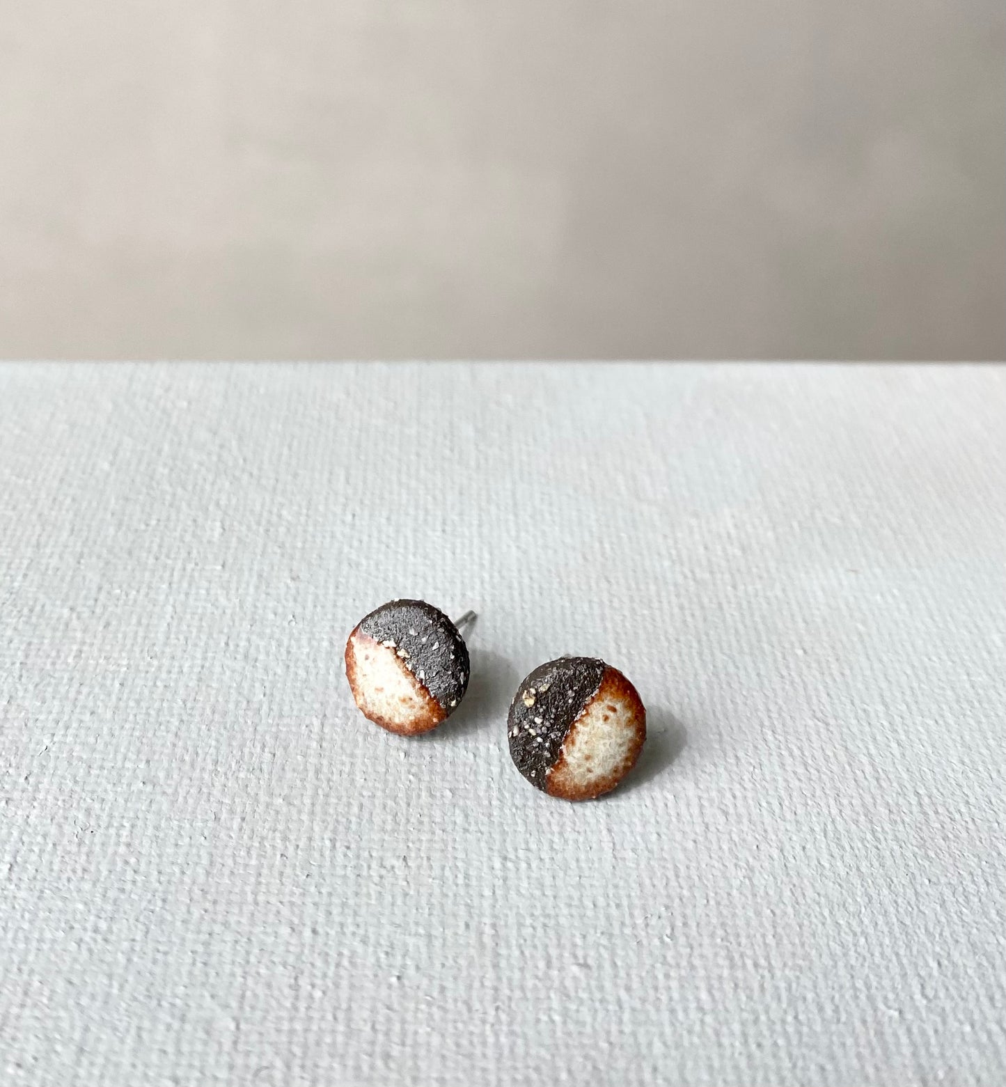 Dipped studs | Black stoneware - Japanese style Shino