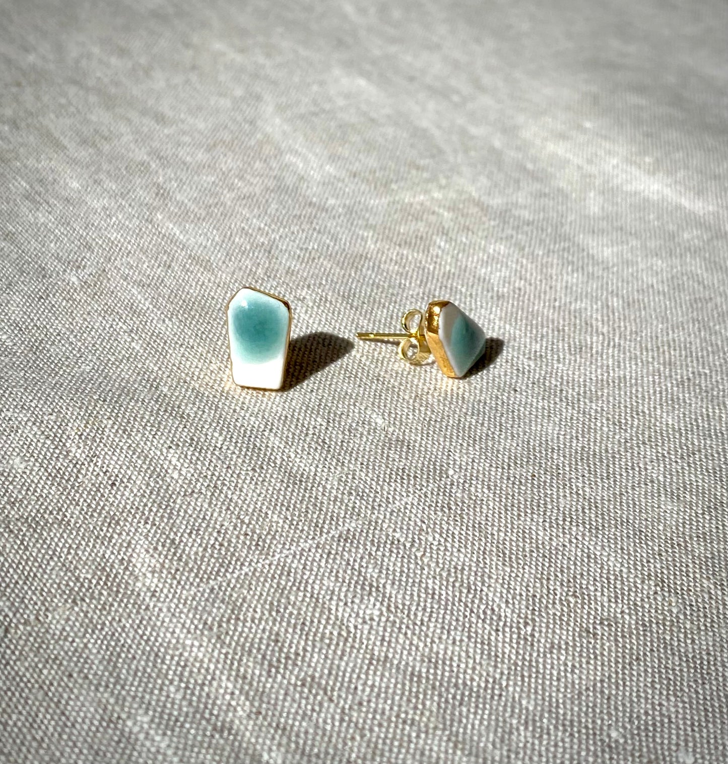 Fragment studs | celadon and tourmaline 1