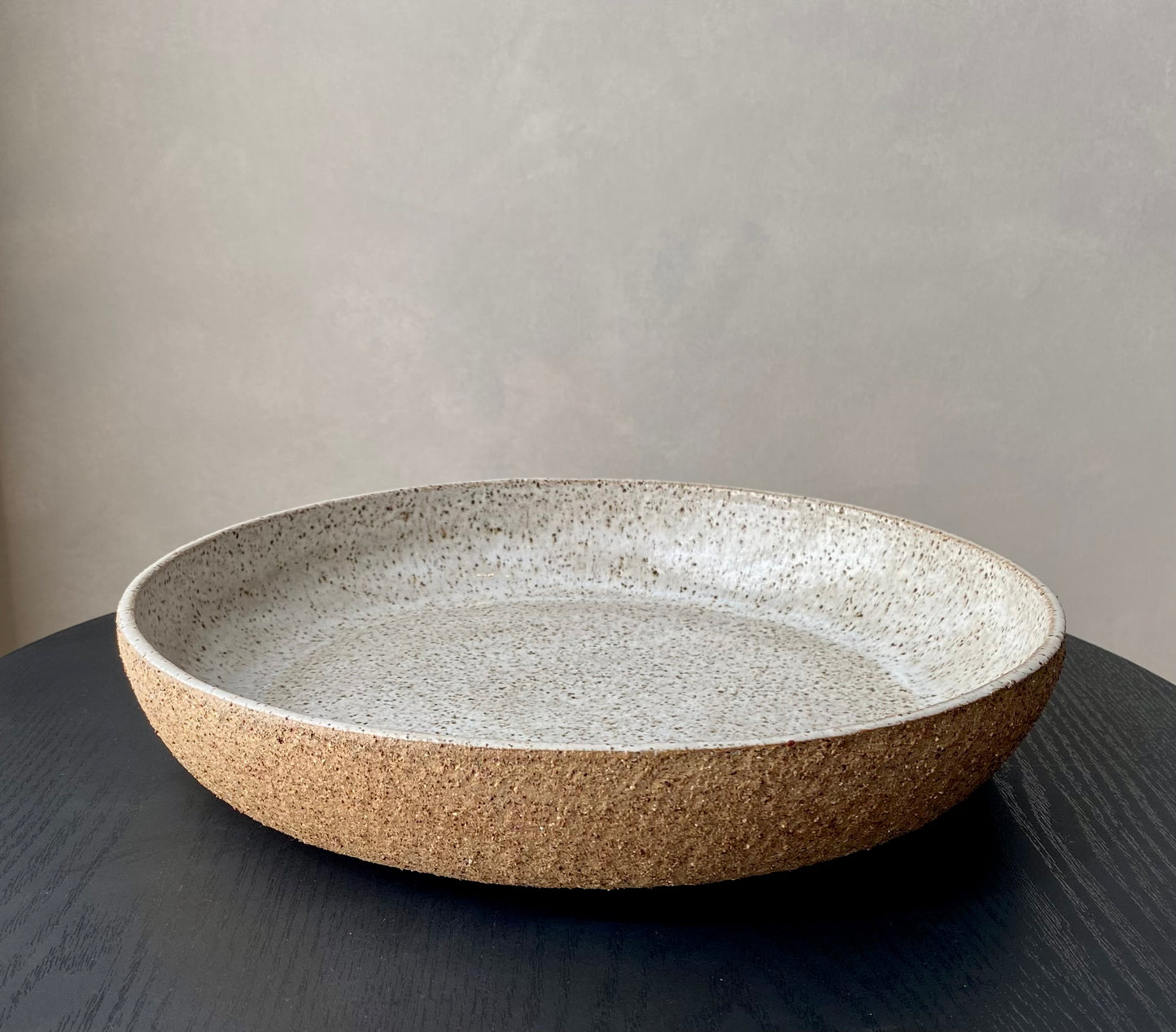 Textured serving bowl | large