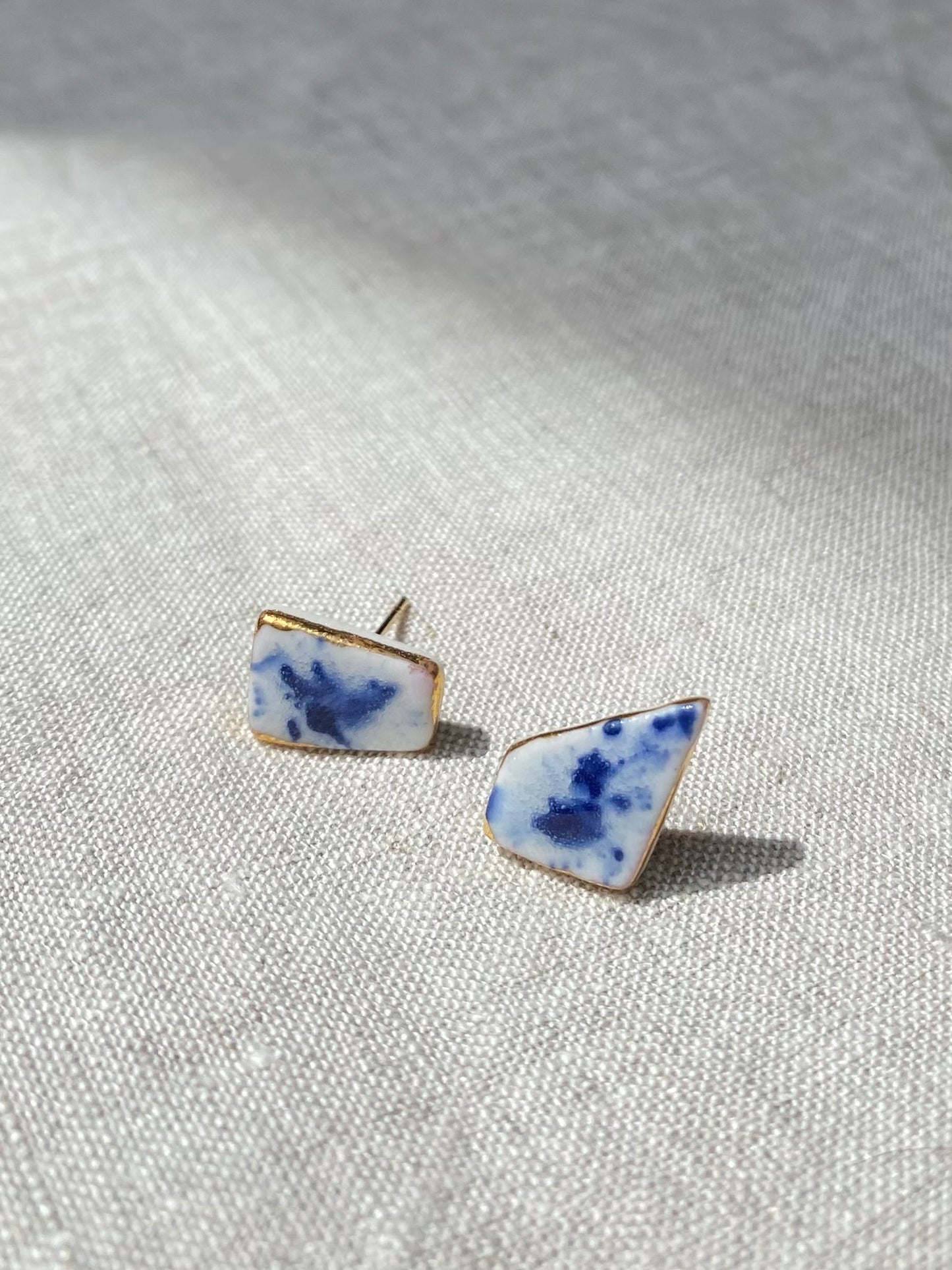 Fragment studs | blue and white speckle 2