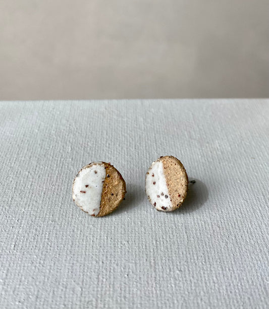 Dipped studs | Brown stoneware - White speckle | large