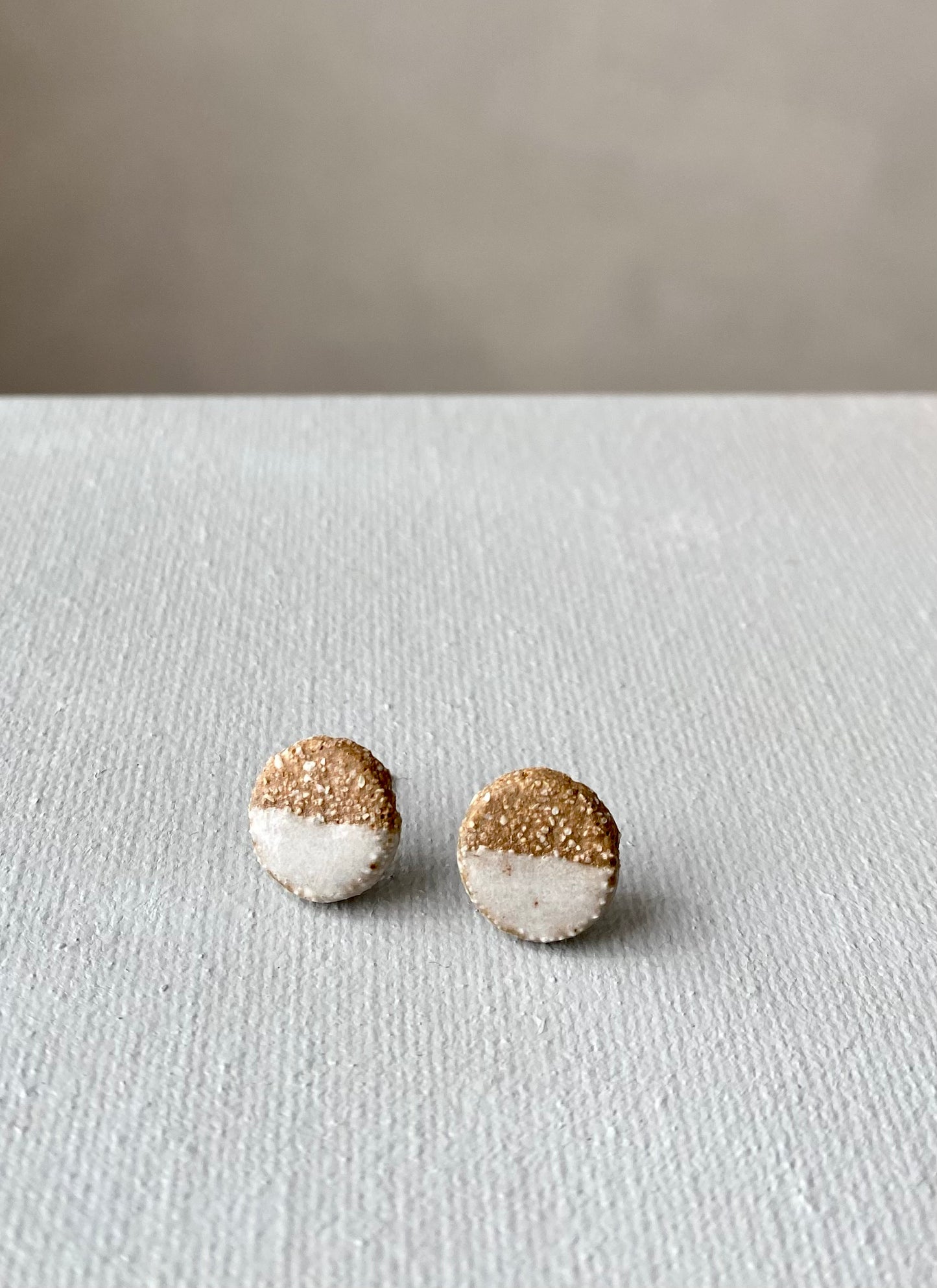 Dipped studs | Buff stoneware - White speckle | small