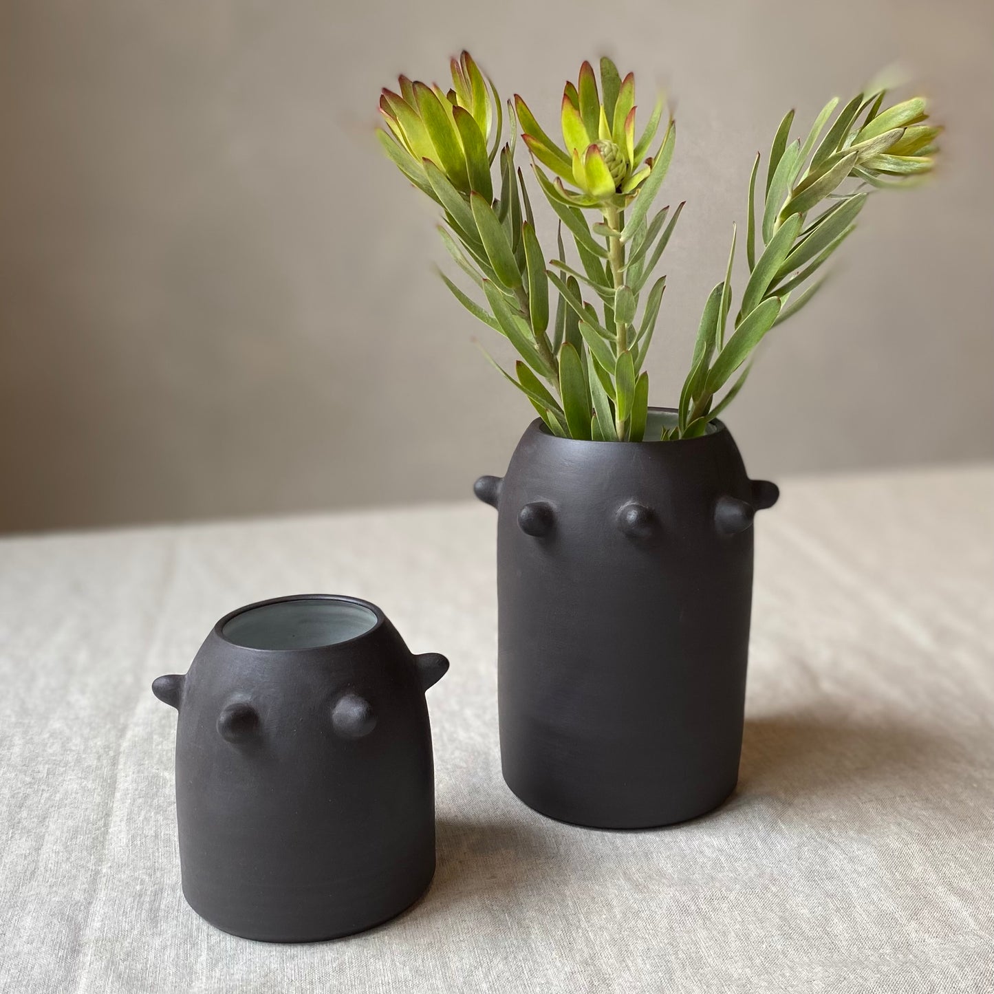 Urchin vase | mini black