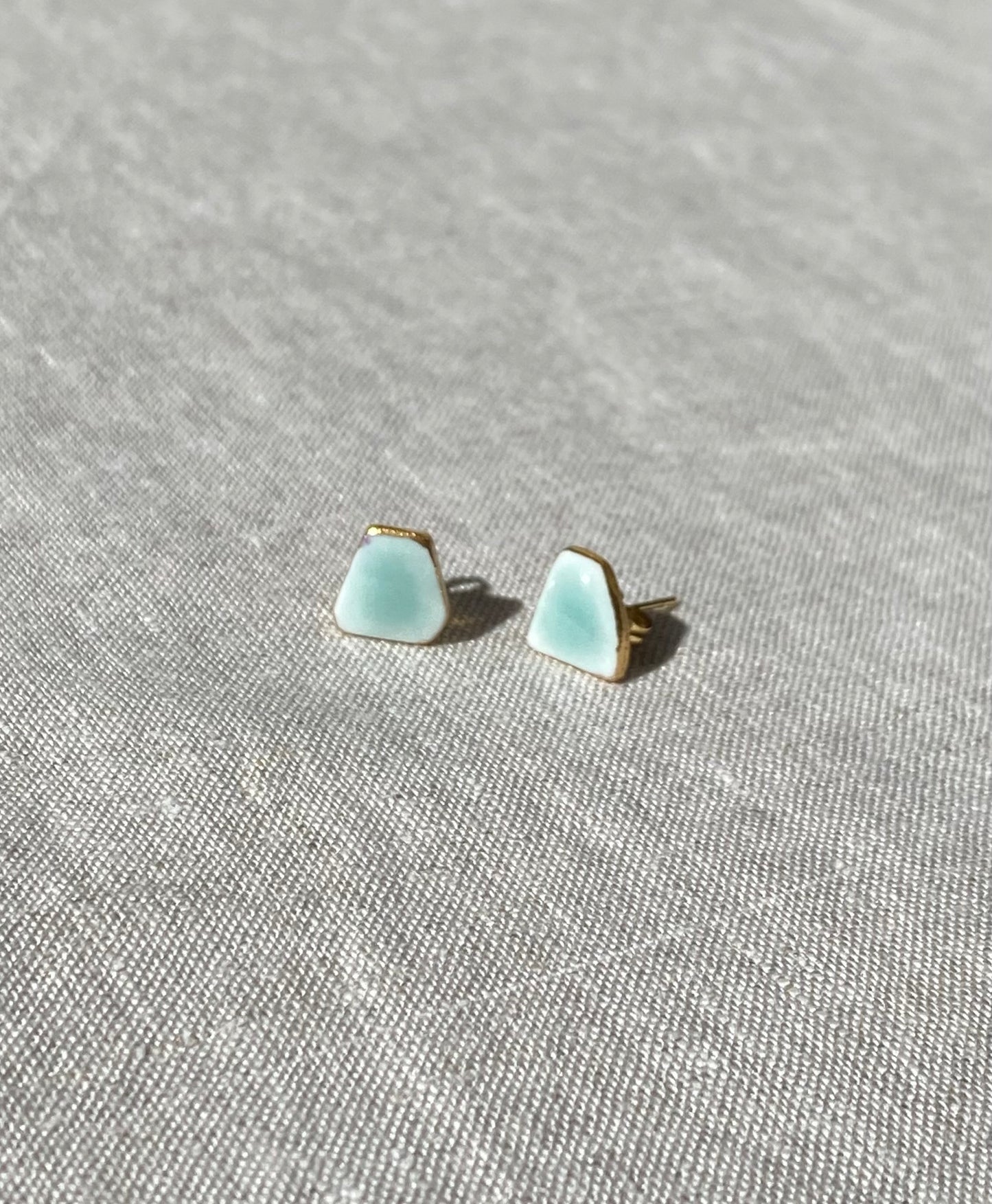 Fragment studs | celadon 4