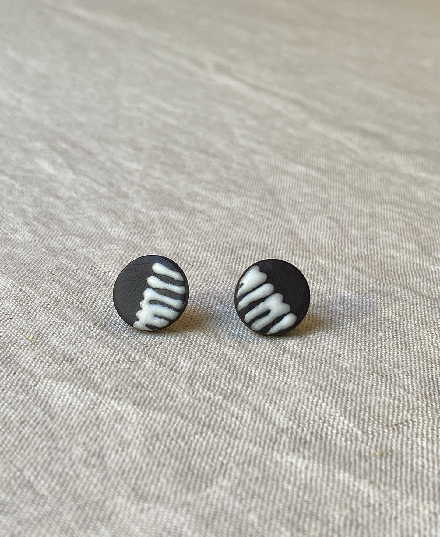 Half stripe studs | Black stoneware