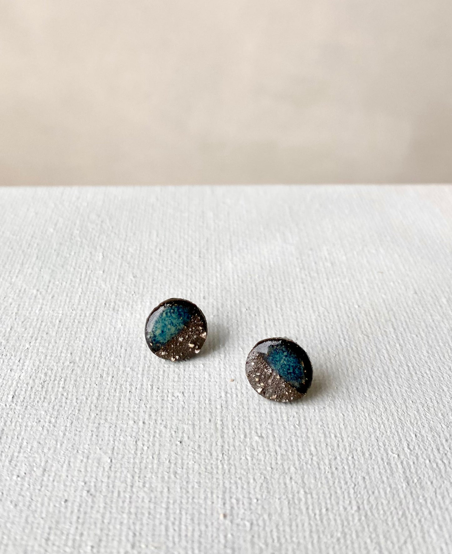 Dipped studs | Black stoneware - Midnight