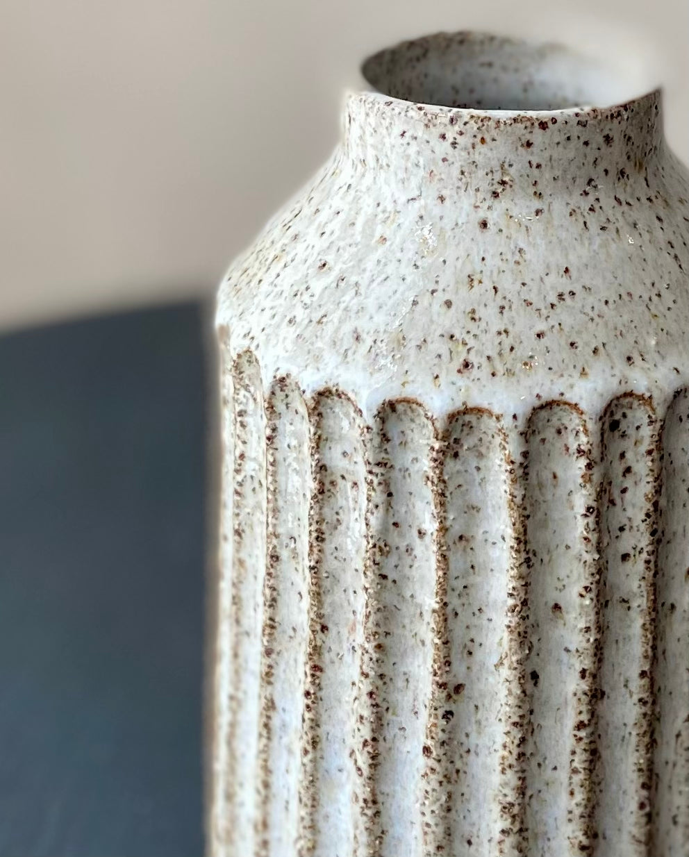 Fluted Vase |Speckled - Medium