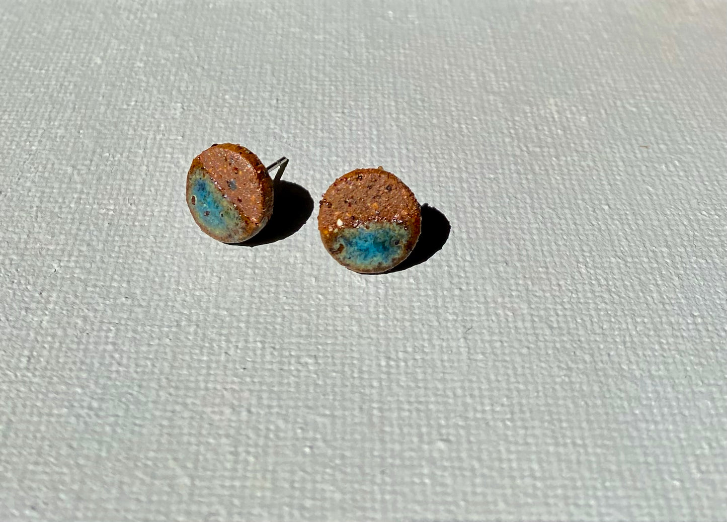 Dipped studs | Brown stoneware - Blue rutile