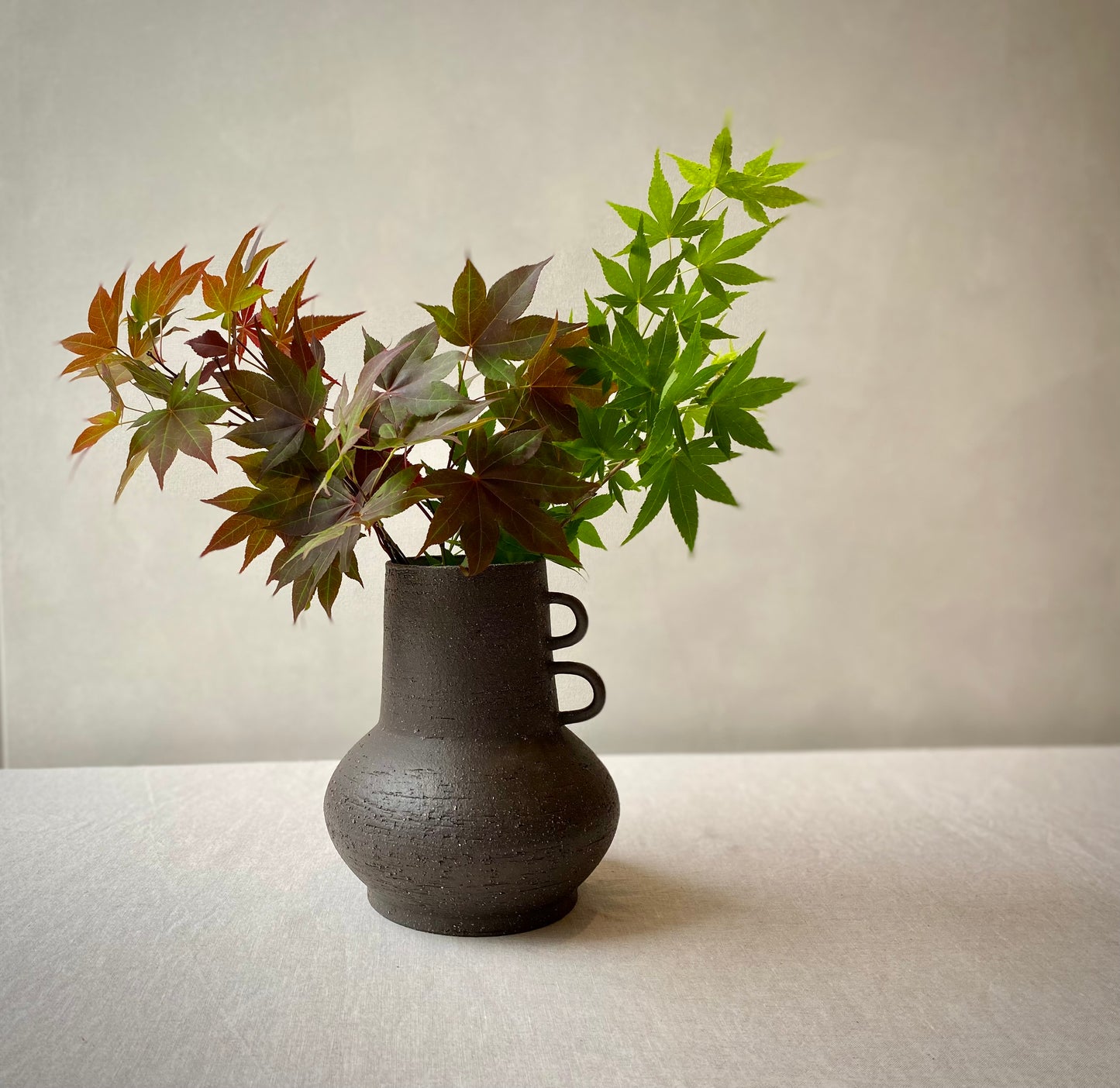 Loop Vase Black 1 | Large