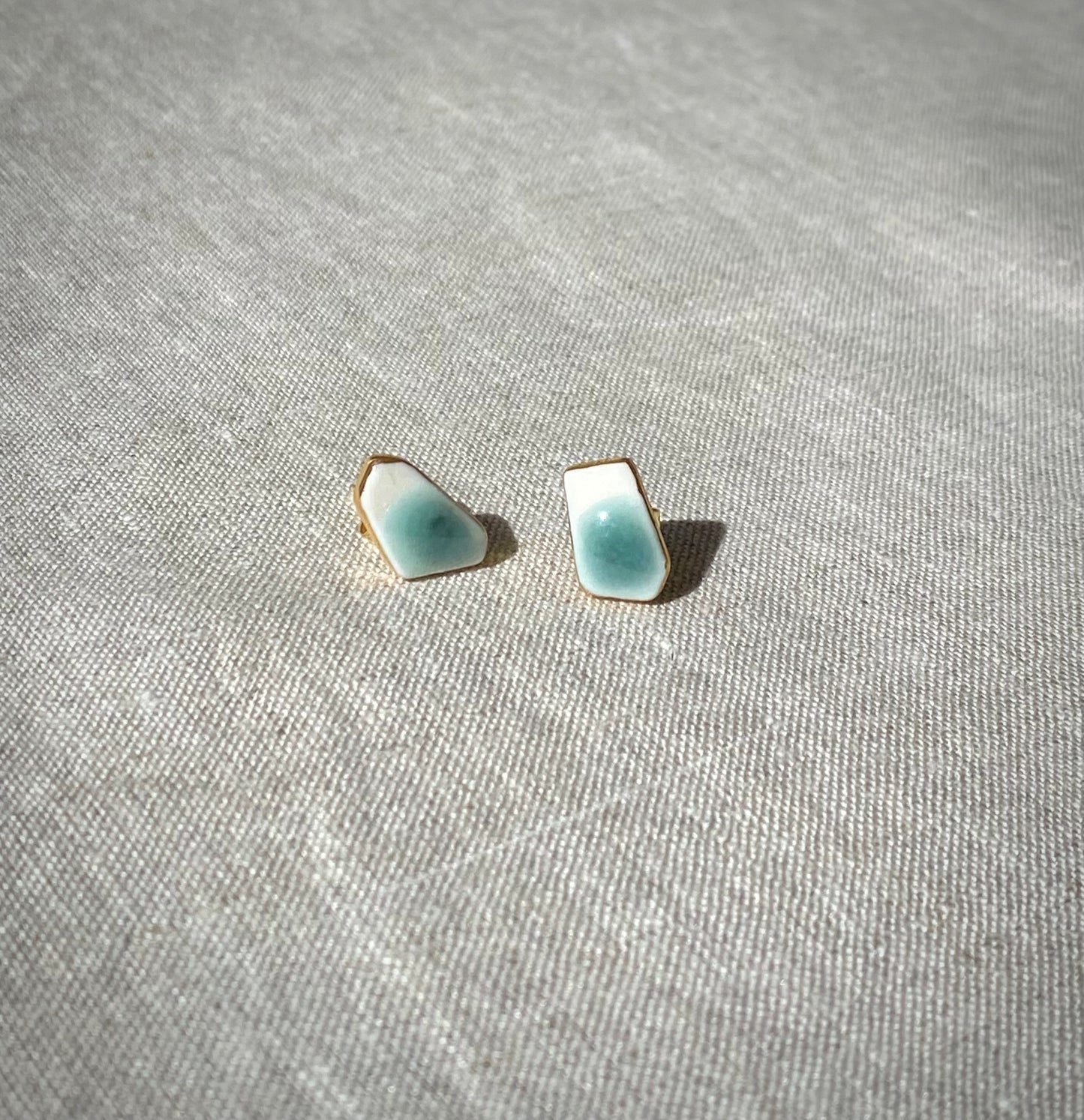 Fragment studs | celadon and tourmaline 1