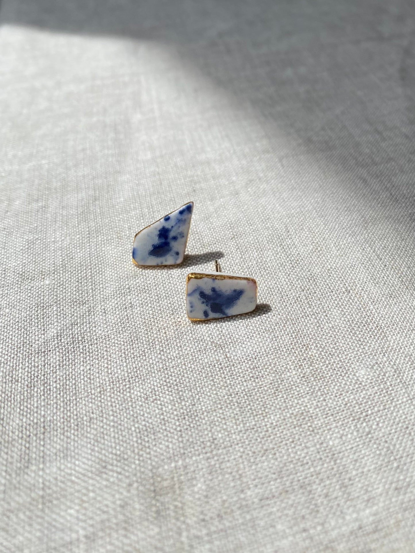 Fragment studs | blue and white speckle 2