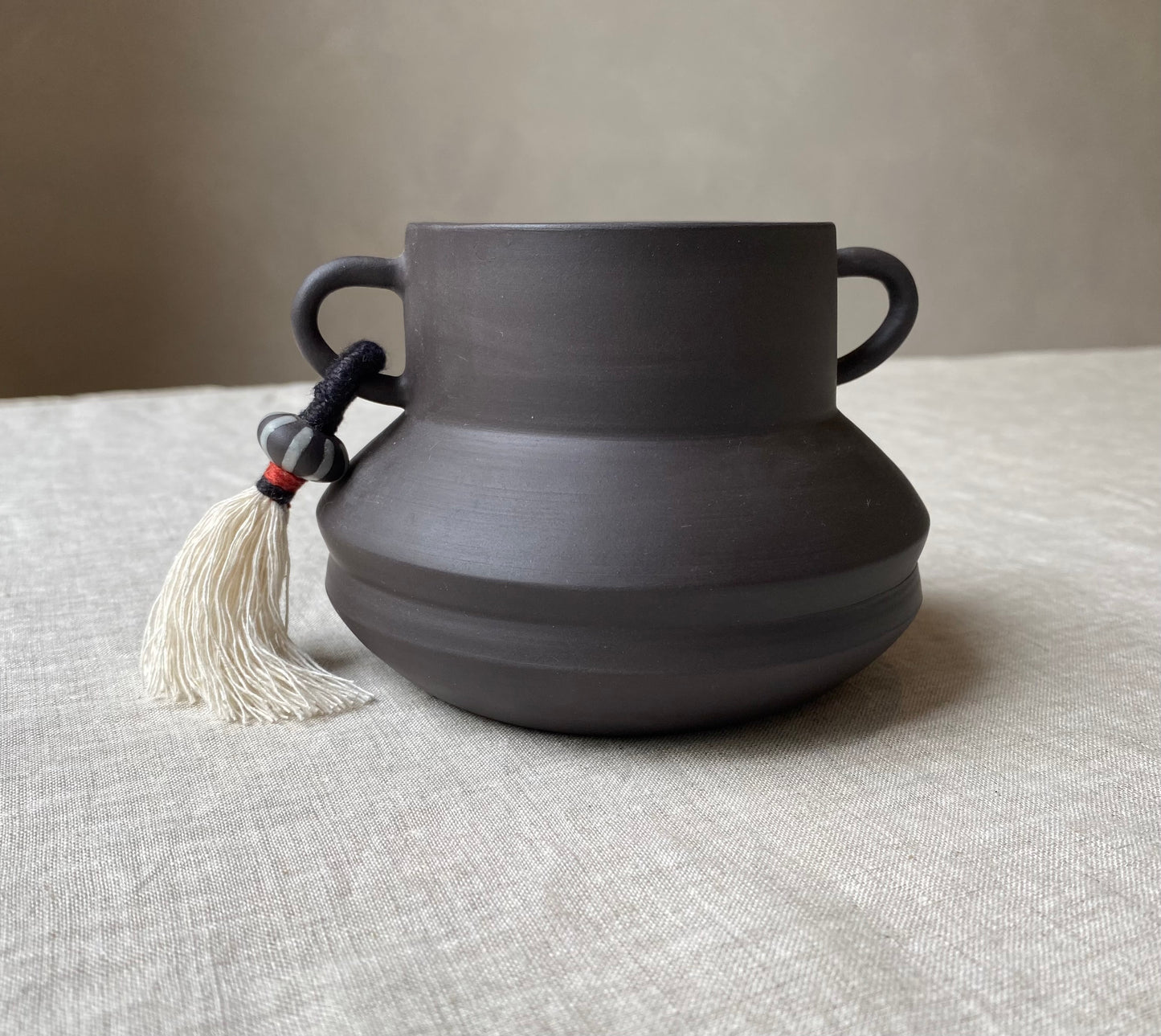 Tassel Vase | Small Black